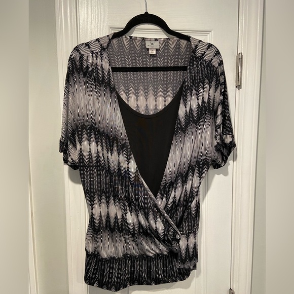 Worthington Size XL Black White Geometric Wrap Front Short Sleeve Stretch Blouse - Picture 1 of 10